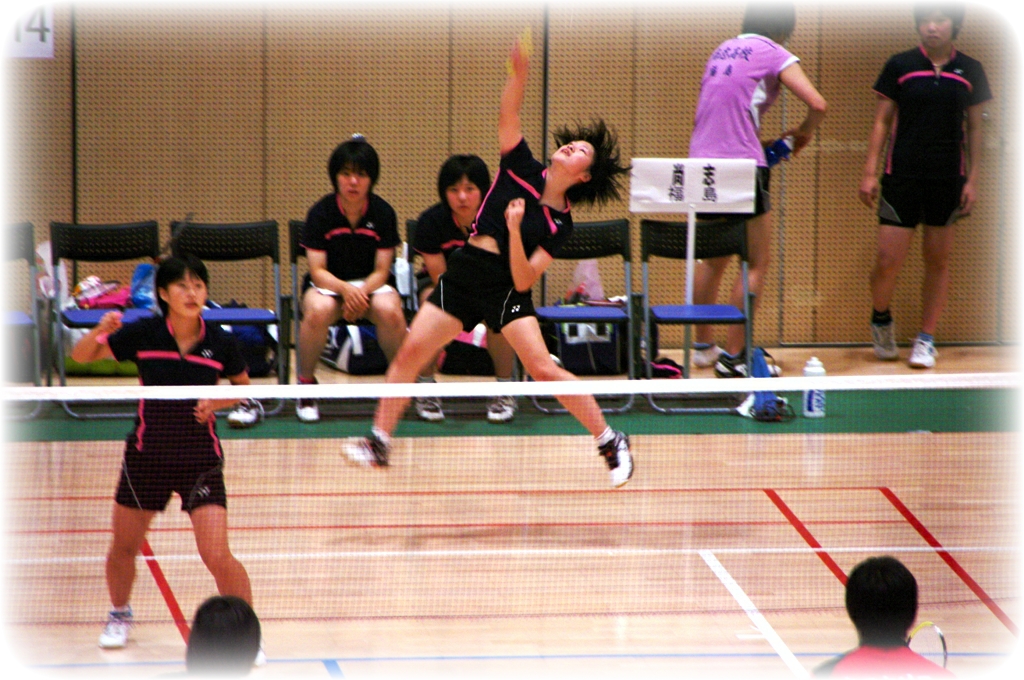 http://www2.shoshi.ed.jp/club/2012.08.30_badmington.JPG