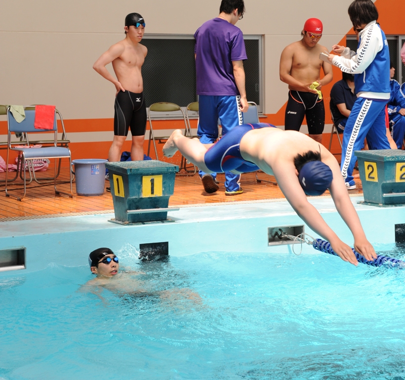 http://www2.shoshi.ed.jp/club/2013.03.03_swimming.JPG