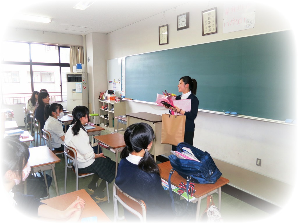 http://www2.shoshi.ed.jp/news/2013.06.14_complete_student_teacher_internship.jpg